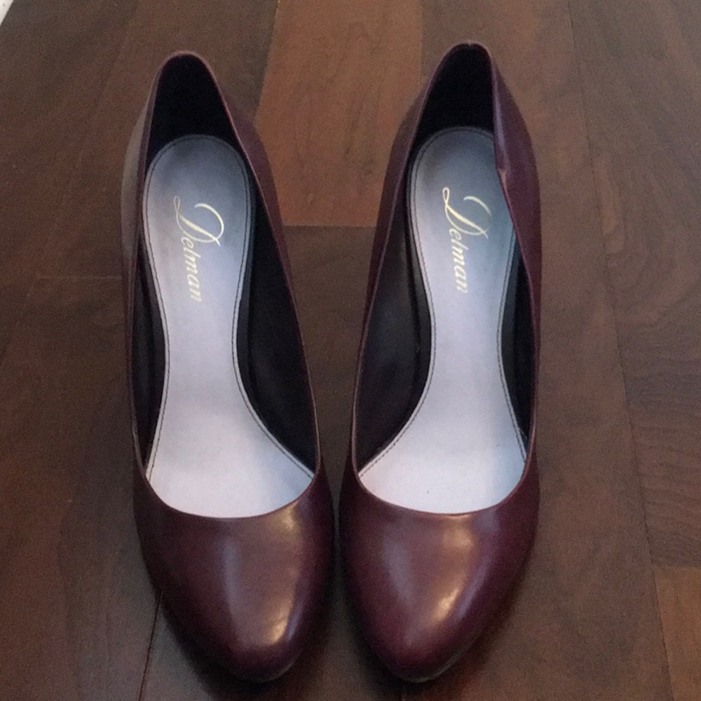 Delman Wedges